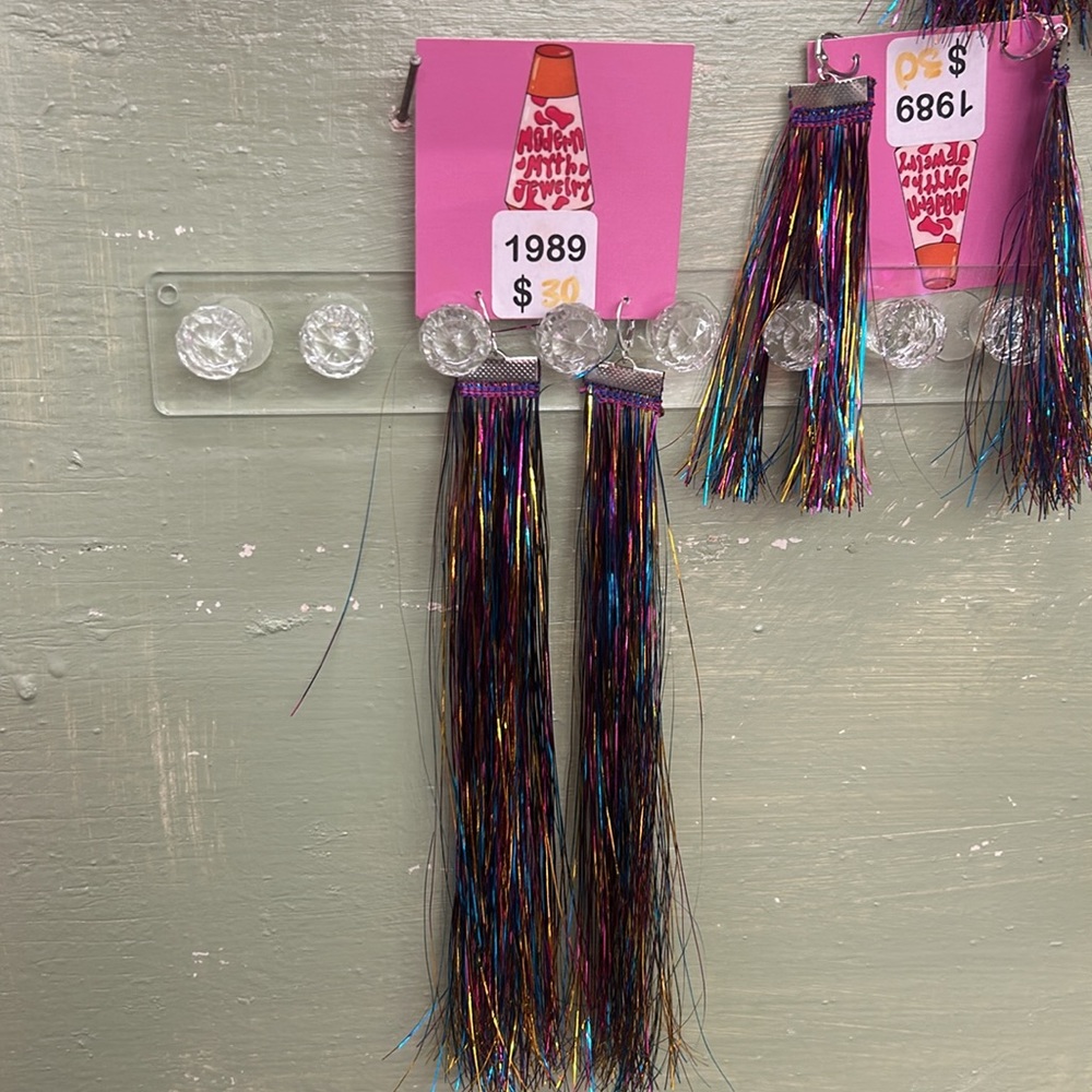 Tinsel earrings - Picture 3 of 4